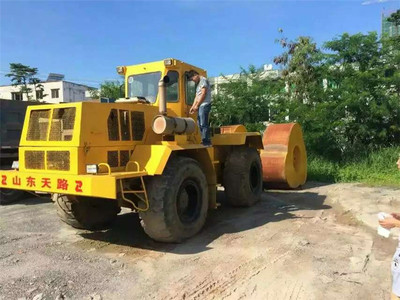 赤坎區(qū)沖擊碾出租 助力工程建設(shè)，機(jī)械設(shè)備租賃服務(wù)全面升級(jí)